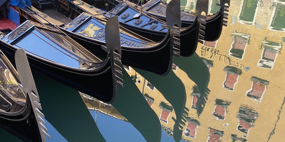 Ground services in Venice